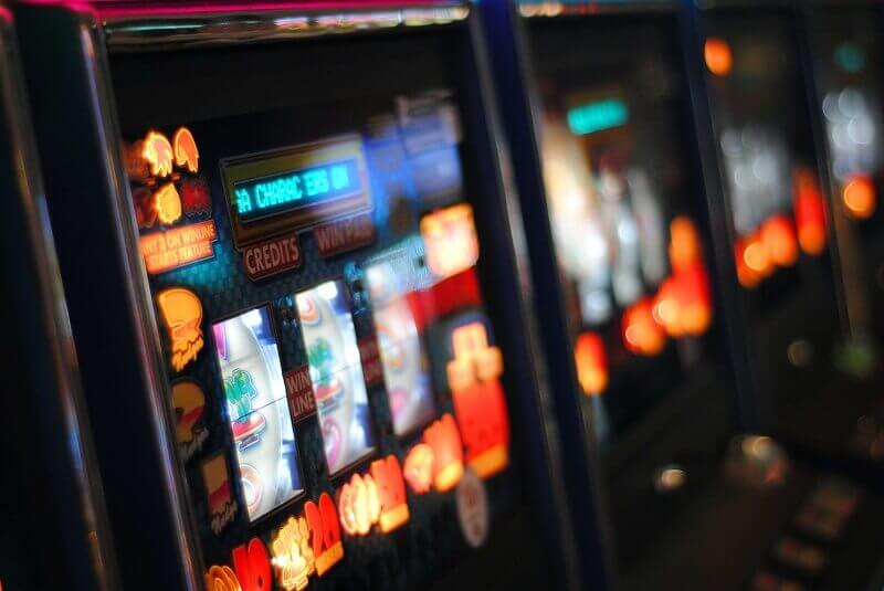 Slot Machine Etiquette: Dos and Don’ts for a Smooth Gaming Experience